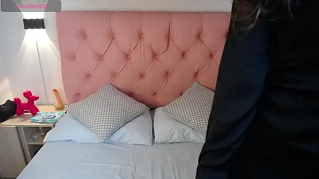 Snapshot of victoria_243 chatting on November 2025 02:21:01 AM victoria 243 online show from November 2025 02:21:01 AM