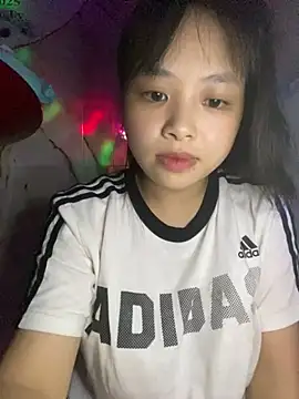 Snapshot of Tina-Marie chatting on November 2025 04:40:02 PM Tina-Marie online show from November 2025 04:40:02 PM