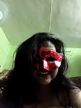 Snapshot of LOVE__RANI chatting on May 2026 04:18:02 AM LOVE RANI online show from May 2026 04:18:02 AM