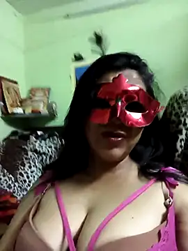 Snapshot of LOVE__RANI chatting on May 2026 01:44:02 AM LOVE RANI online show from May 2026 01:44:02 AM