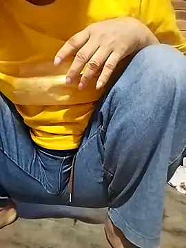 Snapshot of -Hazel-123 chatting on November 2025 11:14:01 PM -Hazel-123 online show from November 2025 11:14:01 PM