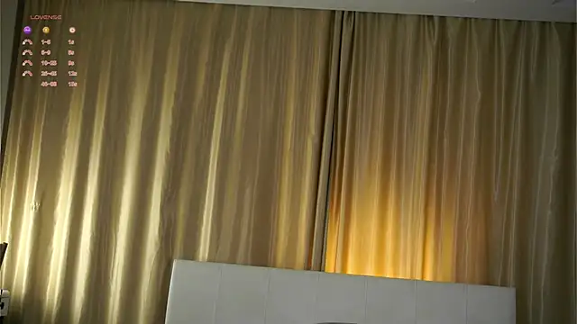 Snapshot of MagdalenWikle chatting on November 2025 10:26:01 AM MagdalenWikle online show from November 2025 10:26:01 AM