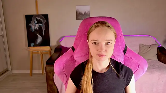 Snapshot of Shawty_Mia chatting on November 2025 02:06:02 PM Shawty Mia online show from November 2025 02:06:02 PM