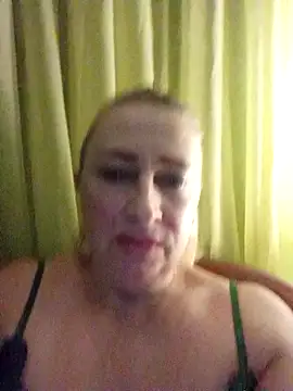 Snapshot of Esenia505 chatting on November 2025 04:17:02 PM Esenia505 online show from November 2025 04:17:02 PM