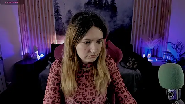 Snapshot of AleksaLaurent chatting on November 2025 05:52:02 AM AleksaLaurent online show from November 2025 05:52:02 AM