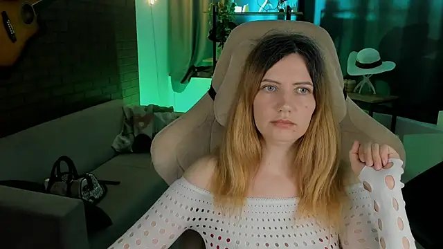 Snapshot of AleksaLaurent chatting on November 2025 05:41:02 AM AleksaLaurent online show from November 2025 05:41:02 AM