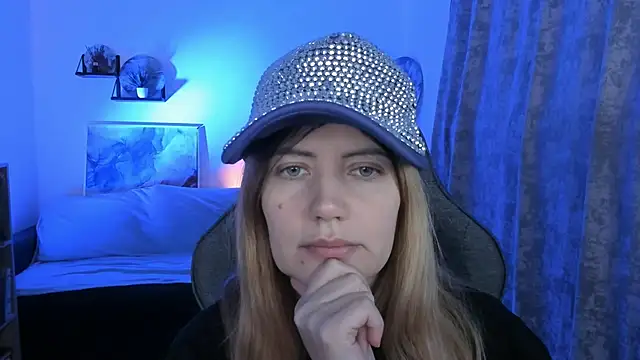 Snapshot of AleksaLaurent chatting on December 2025 08:30:02 AM AleksaLaurent online show from December 2025 08:30:02 AM