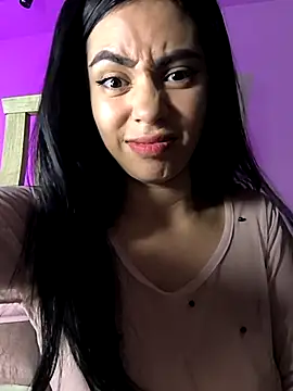 Snapshot of Sara-215 chatting on December 2025 12:20:02 AM Sara-215 online show from December 2025 12:20:02 AM