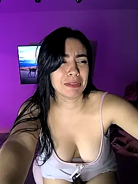 Snapshot of Sara-215 chatting on December 2025 12:41:02 AM Sara-215 online show from December 2025 12:41:02 AM