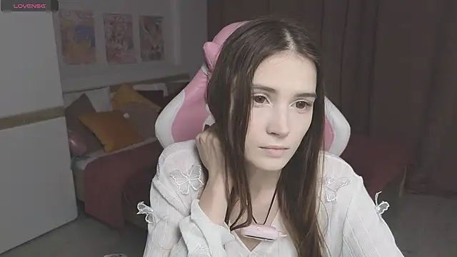 Snapshot of Hana_Flo_ chatting on November 2025 01:06:01 PM Hana Flo online show from November 2025 01:06:01 PM