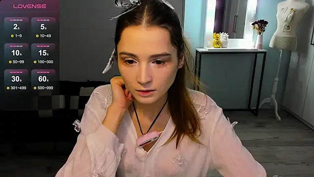 Snapshot of Hana_Flo_ chatting on December 2025 02:32:02 PM Hana Flo online show from December 2025 02:32:02 PM