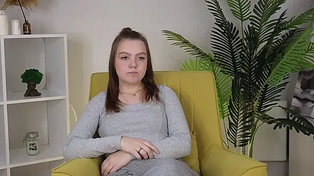 Snapshot of SeeCoonfare chatting on November 2025 11:34:01 AM SeeCoonfare online show from November 2025 11:34:01 AM