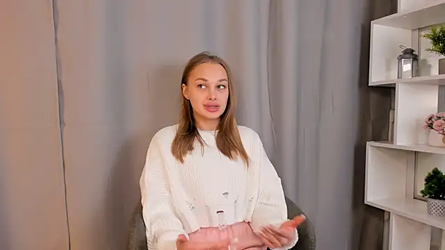 SlyviaCrapo online show from October 2025 01:24:02 PM