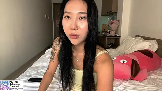 Snapshot of LizParadiz chatting on October 2025 06:48:01 AM LizParadiz online show from October 2025 06:48:01 AM