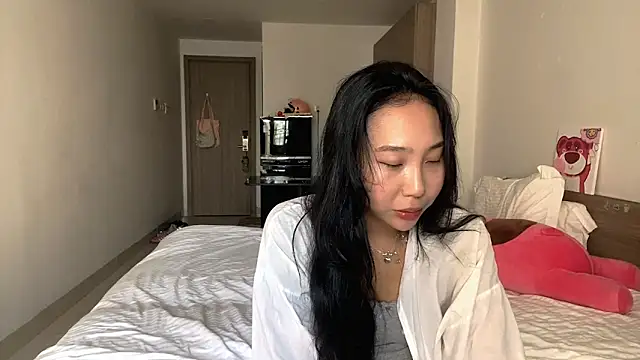 Snapshot of LizParadiz chatting on October 2025 06:25:01 AM LizParadiz online show from October 2025 06:25:01 AM