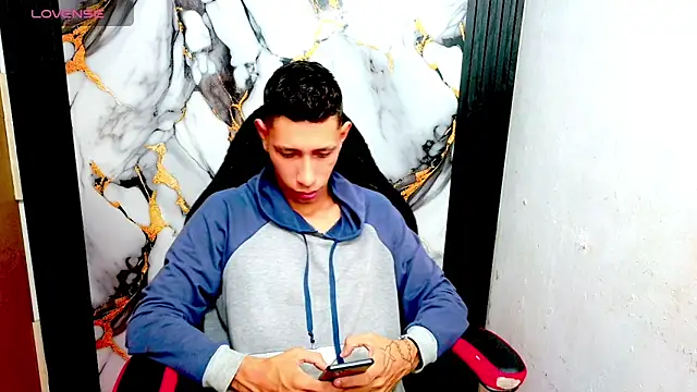 The latin boy online show from February 2026 02:10:02 AM