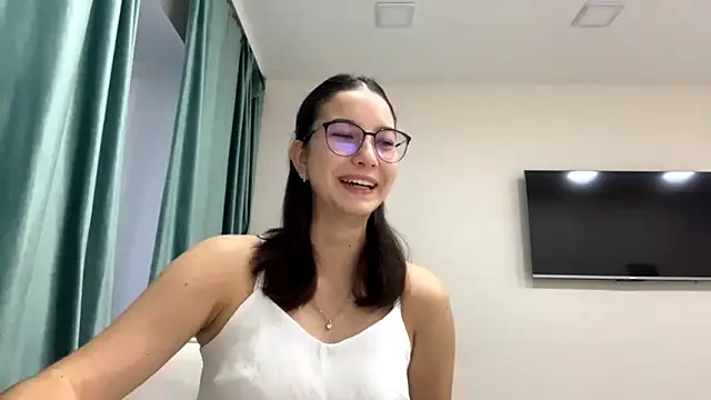 Snapshot of Allisgree chatting on November 2025 07:18:02 AM Allisgree online show from November 2025 07:18:02 AM