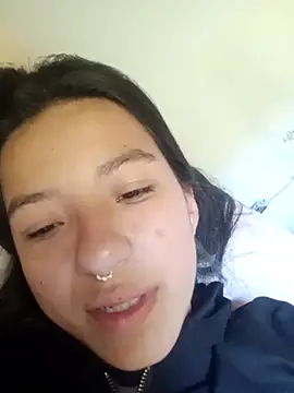 Snapshot of Skay_bluee chatting on November 2025 06:07:02 PM Skay bluee online show from November 2025 06:07:02 PM