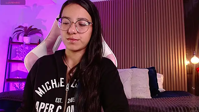 Snapshot of Skay_bluee chatting on December 2025 02:12:02 PM Skay bluee online show from December 2025 02:12:02 PM