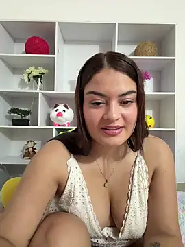 Itskari  online show from November 2025 01:19:02 AM