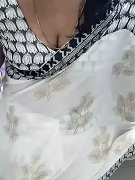 Snapshot of tamil_chitra12 chatting on November 2025 09:09:02 AM tamil chitra12 online show from November 2025 09:09:02 AM