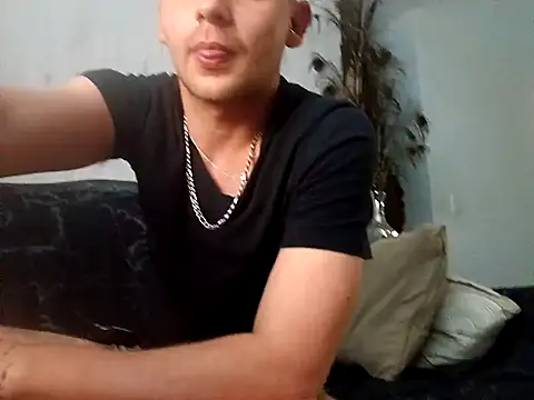 THOMMONSTER5299 online show from December 2025 01:58:01 AM