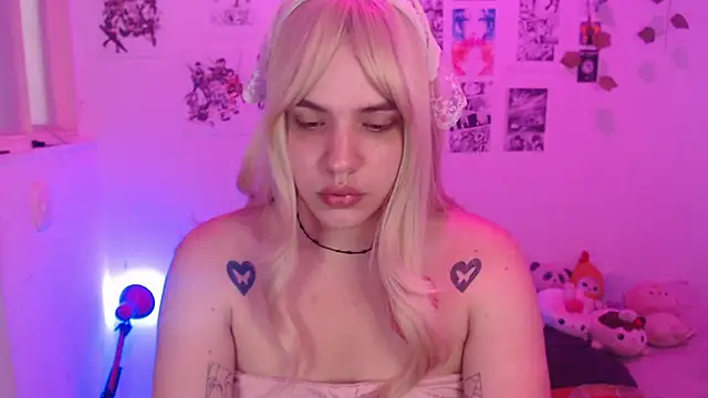 Snapshot of reiko_doll chatting on November 2025 09:46:02 PM reiko doll online show from November 2025 09:46:02 PM