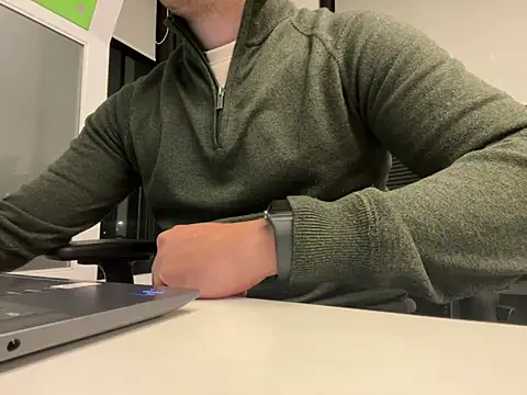 Snapshot of LeoBlaze13 chatting on November 2025 12:33:01 AM LeoBlaze13 online show from November 2025 12:33:01 AM