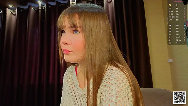 Snapshot of EvaBate chatting on November 2025 09:33:01 AM EvaBate online show from November 2025 09:33:01 AM