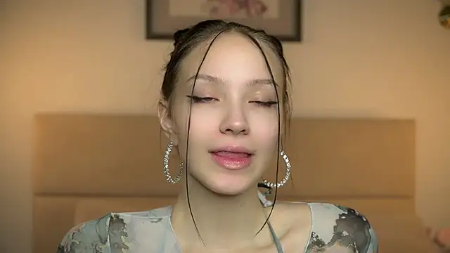 Snapshot of VetaManhardt chatting on November 2025 08:24:02 PM VetaManhardt online show from November 2025 08:24:02 PM