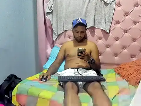 Snapshot of LeoAndNataly chatting on October 2025 02:35:01 AM LeoAndNataly online show from October 2025 02:35:01 AM