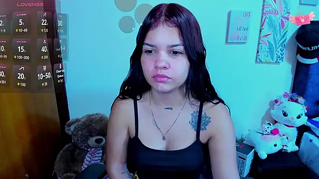 Snapshot of Emma_boo chatting on November 2025 01:55:01 PM Emma boo online show from November 2025 01:55:01 PM