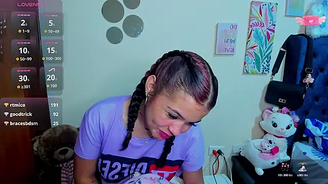 Snapshot of Emma_boo chatting on November 2025 03:12:01 AM Emma boo online show from November 2025 03:12:01 AM