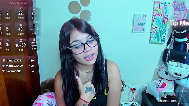 Snapshot of Emma_boo chatting on December 2025 03:11:01 AM Emma boo online show from December 2025 03:11:01 AM