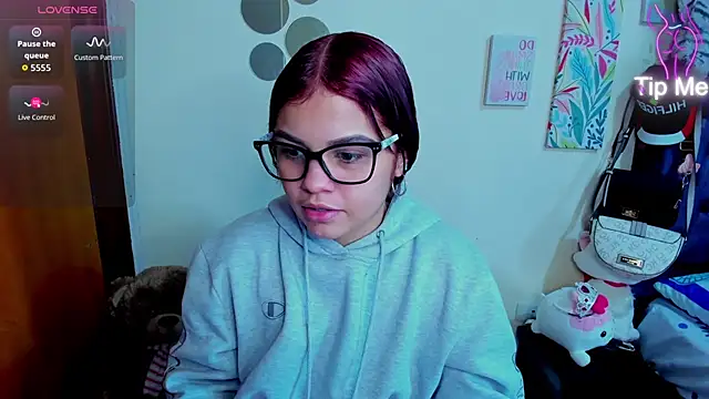 Snapshot of Emma_boo chatting on December 2025 07:07:02 PM Emma boo online show from December 2025 07:07:02 PM