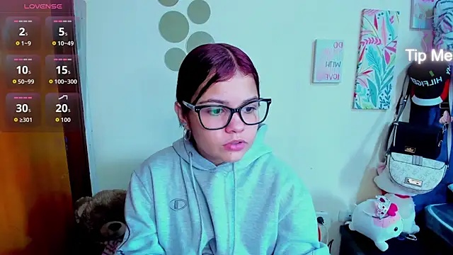 Snapshot of Emma_boo chatting on December 2025 07:29:02 PM Emma boo online show from December 2025 07:29:02 PM