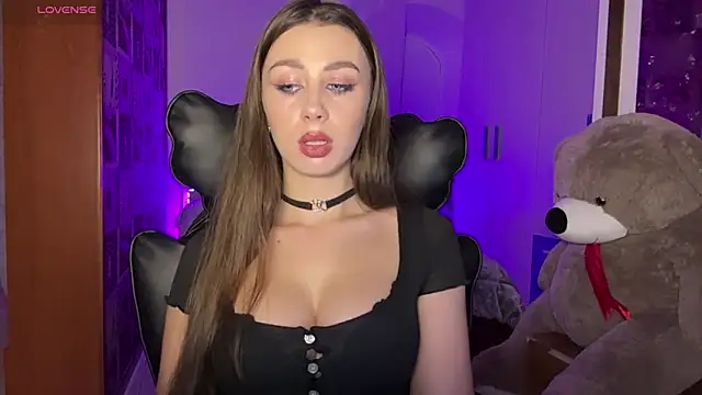 Snapshot of SweetCherry__N chatting on November 2025 06:04:02 PM SweetCherry N online show from November 2025 06:04:02 PM