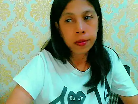 nhicole4u online show from November 2025 02:08:02 PM