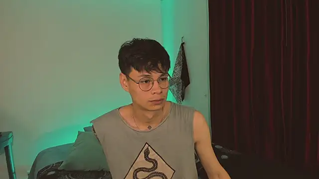 Snapshot of estmonnn chatting on November 2025 12:00:02 AM estmonnn online show from November 2025 12:00:02 AM