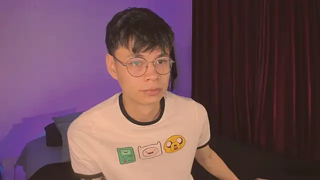 Snapshot of estmonnn chatting on November 2025 01:00:02 AM estmonnn online show from November 2025 01:00:02 AM