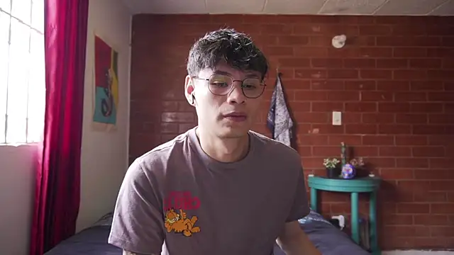 estmonnn online show from January 2026 03:47:01 PM