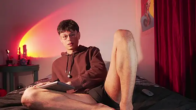 estmonnn online show from April 2026 01:15:01 AM
