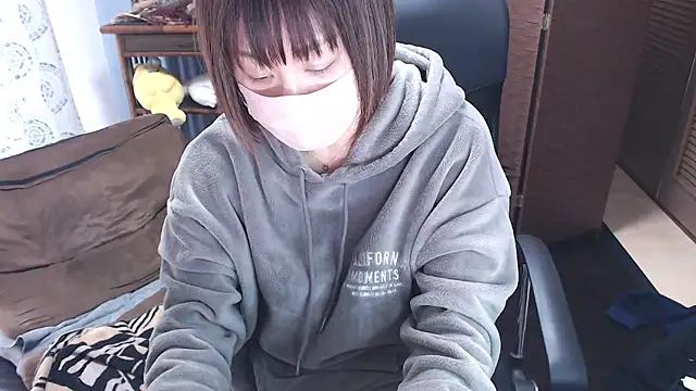 YUNONNON online show from February 2026 05:00:02 AM