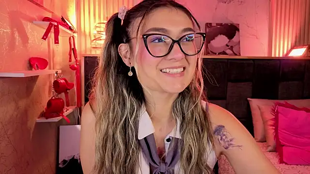 Im-Lola online show from February 2026 09:12:02 PM