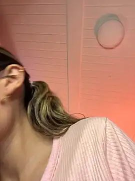 Im-Lola online show from February 2026 08:18:01 PM