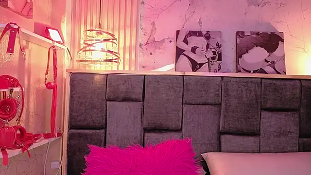 Im-Lola online show from May 2026 07:33:01 PM