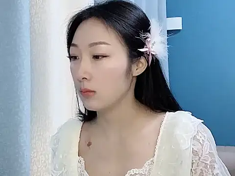 Snapshot of ella55-- chatting on December 2025 01:10:02 AM ella55-- online show from December 2025 01:10:02 AM