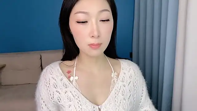 Snapshot of ella55-- chatting on March 2026 01:07:02 AM ella55-- online show from March 2026 01:07:02 AM