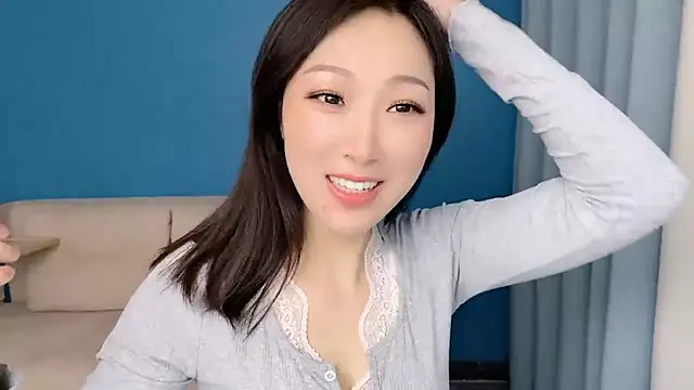 Snapshot of ella55-- chatting on April 2026 01:03:01 AM ella55-- online show from April 2026 01:03:01 AM