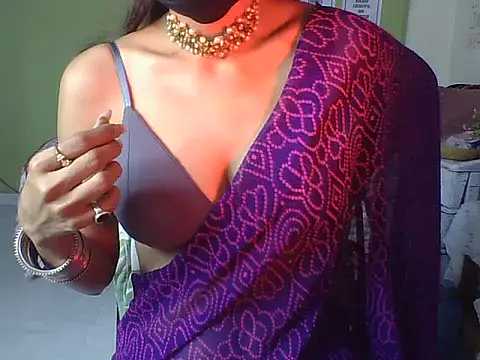 Saloni9 online show from November 2025 05:04:01 PM